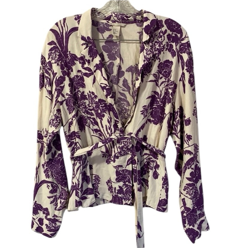 H&M blouse long sleeve size 8 color white and purple